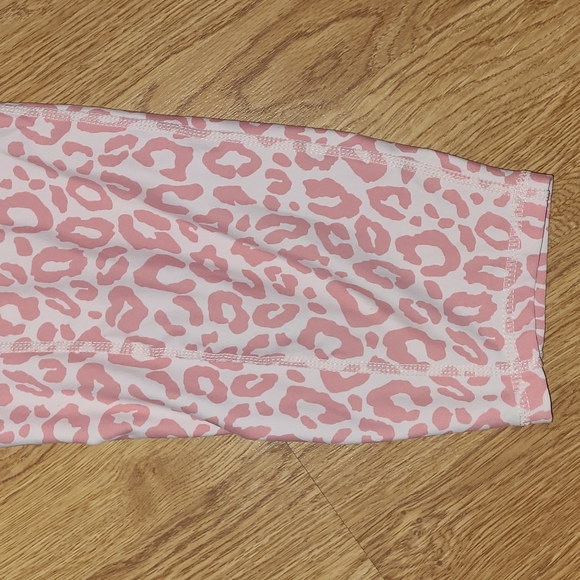 🐆Torrid Pink Leopard Print Leggings 🐆 - Picture 4 of 10
